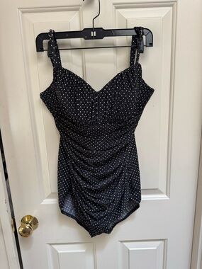 Miraclesuit Black Polka Dot One-Piece Swimsuit Womens Size Medium